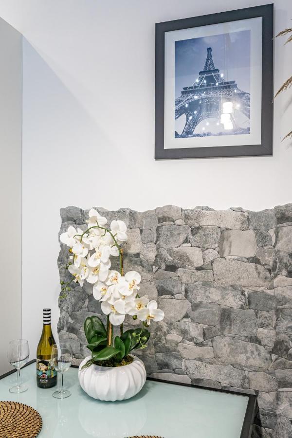 Exquisite Studio Apartment With An Original Design Valencia Ngoại thất bức ảnh